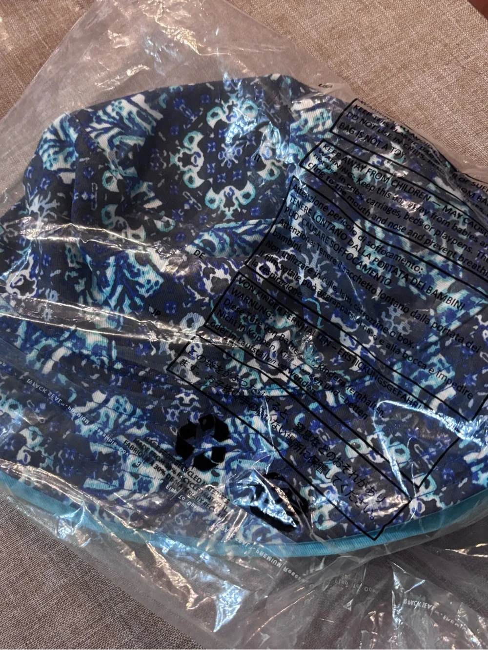 Floral Print Bucket Hat in Navy and Aqua